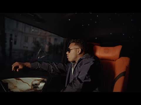 Myke Towers - Myke Towers - CARITA FELIZ (Official Music Video)